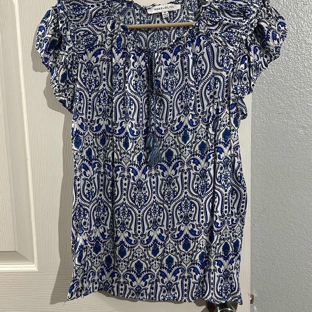 Rose & Olive Blue and White Flutter Sleeve Blouse